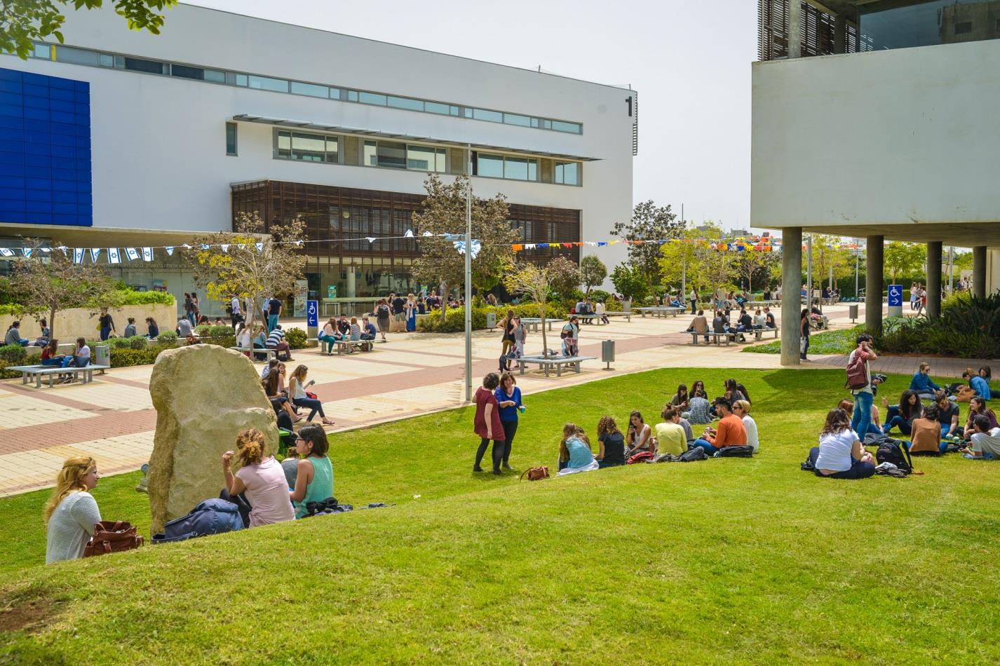 תמיכה בדור הבא של יזמים עסקיים וחברתיים, חיזוק האקדמיה, המשק והחברה בישראל